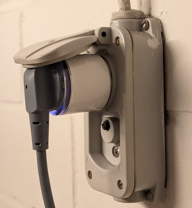 The Smart Power Socket in My Basement